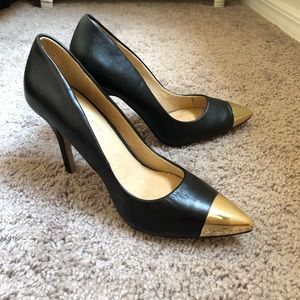 ALDO Classic black heels with golden point